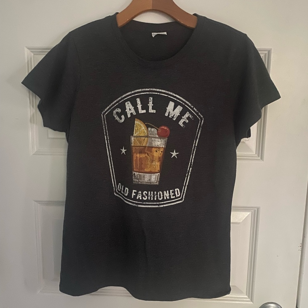 “Call Me Old Fashioned” graphic T-shirt Sz:M